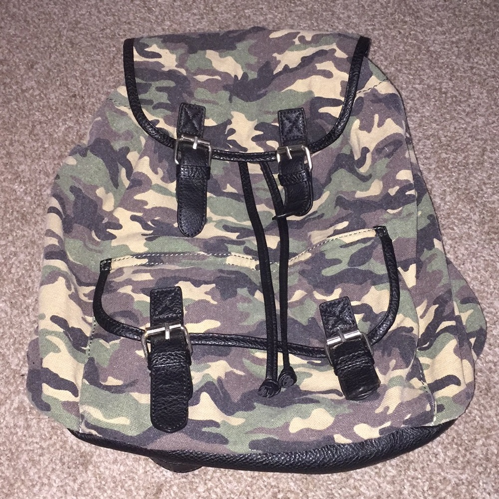 Green camou bag/backpack